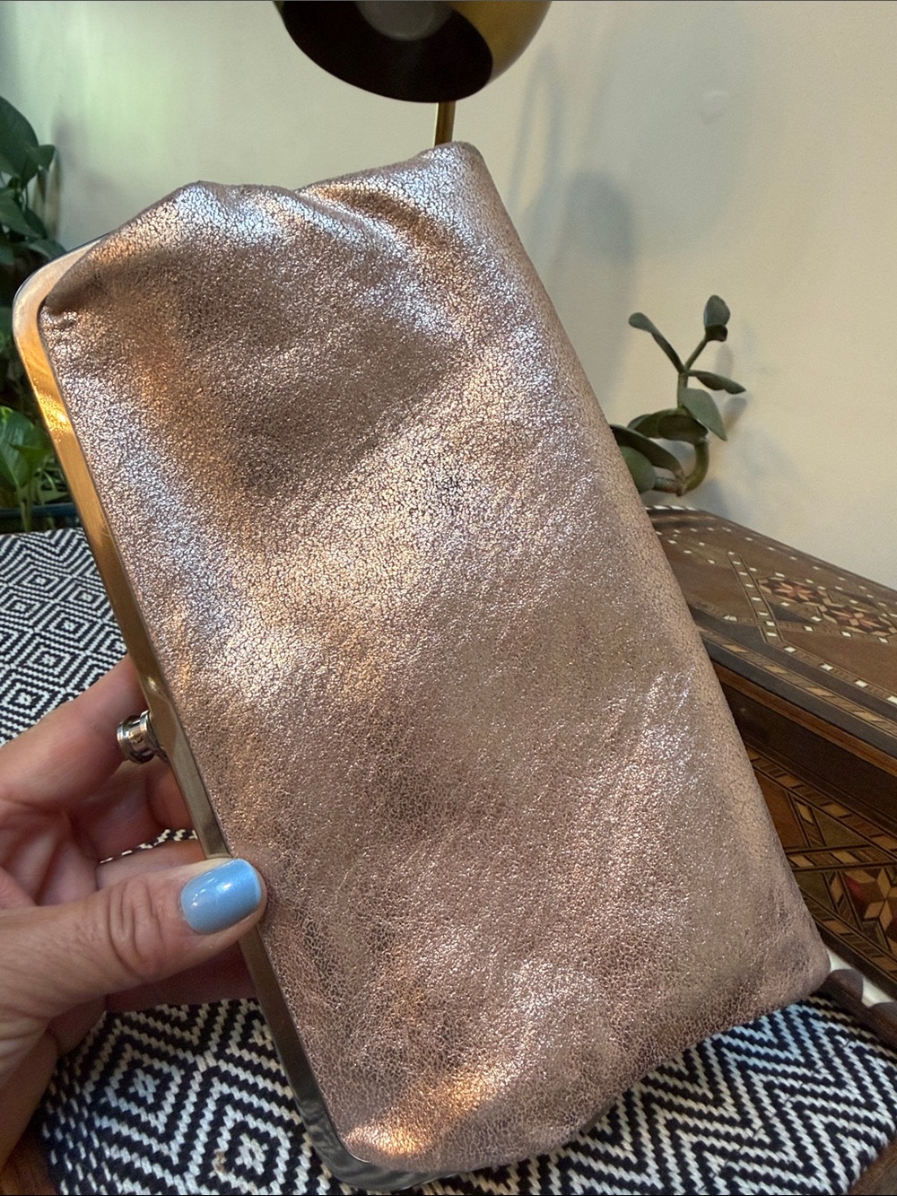 Hobo Lauren Metallic Rose Gold Clutch Bag. Genuine Leather. - Picture 12 of 14